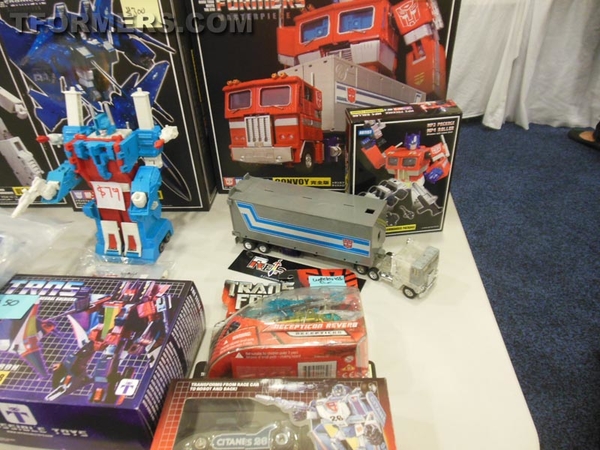 BotCon 2013   The Transformers Convention Dealer Room Image Gallery   OVER 500 Images  (372 of 582)
